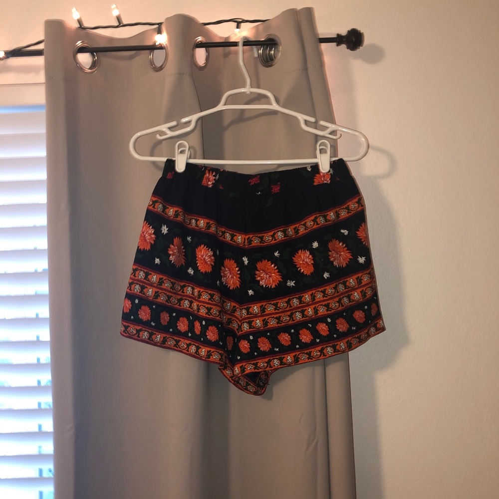 Two piece set - Picture 2 of 3